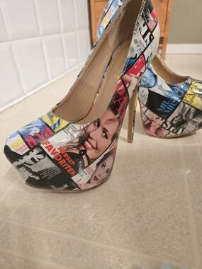 Magazine Print Platform Pumps - Multicolor Women's Heels